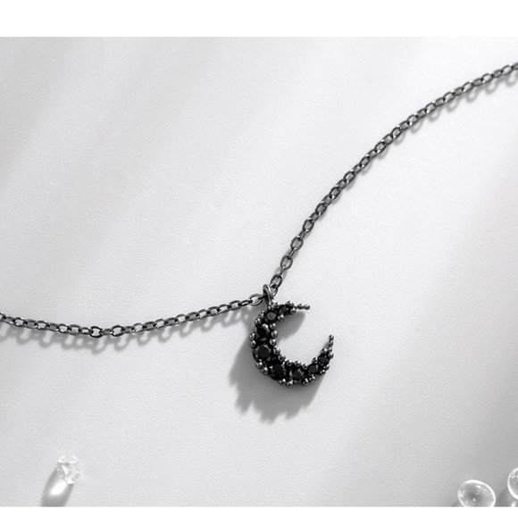 NEW Black Gold Black Diamond Simple Moon Necklace - Picture 6 of 7
